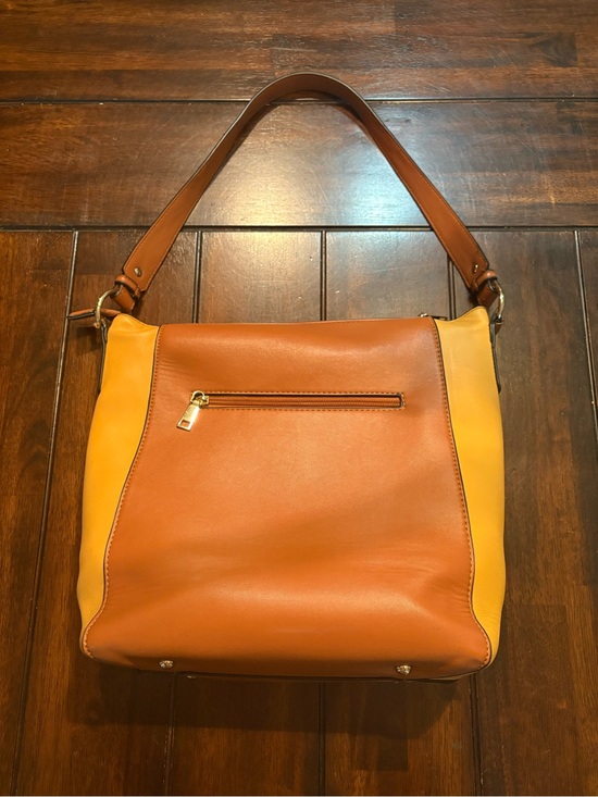 Handbags - Women’s Two-Tone Shoulder Bag - Brown & Yellow, Gold Hardware
